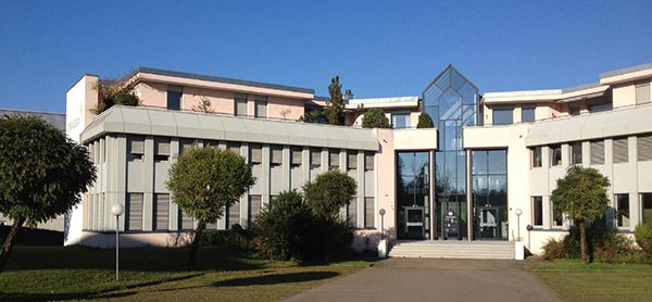 Aussenansicht_des_Buerogebaeude